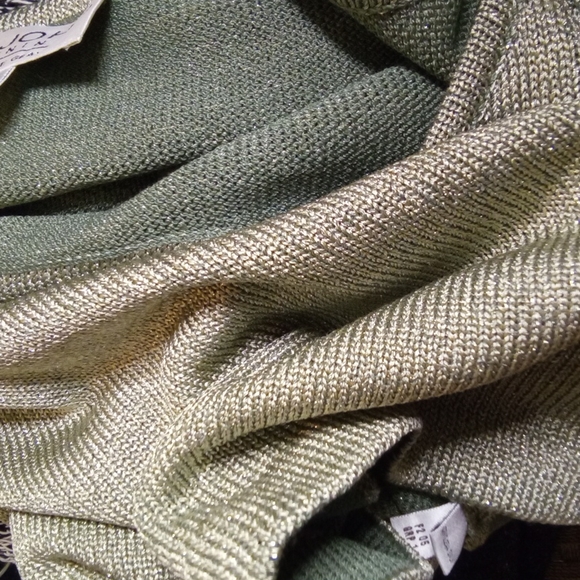 St. John Evening Sage Green Mettalic Sleeveless Top Size L - Picture 8 of 8